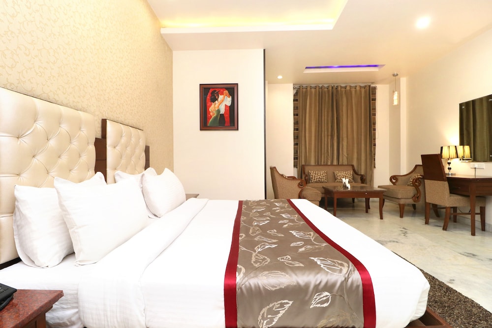 Hotel Leela Grande