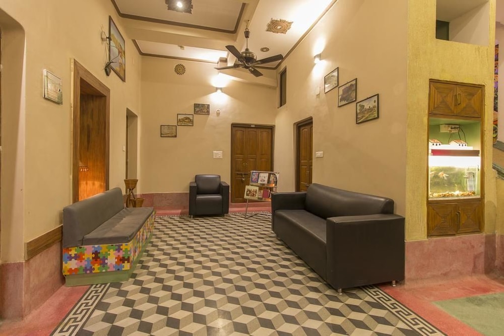 Palette by CheckIn Heritage Scindia Ghat