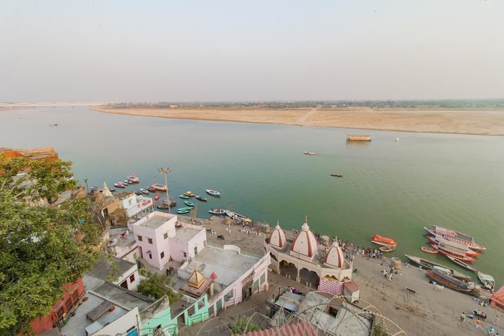 Palette by CheckIn Heritage Scindia Ghat