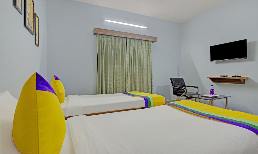 Itsy Hotels Sidhartha Residency