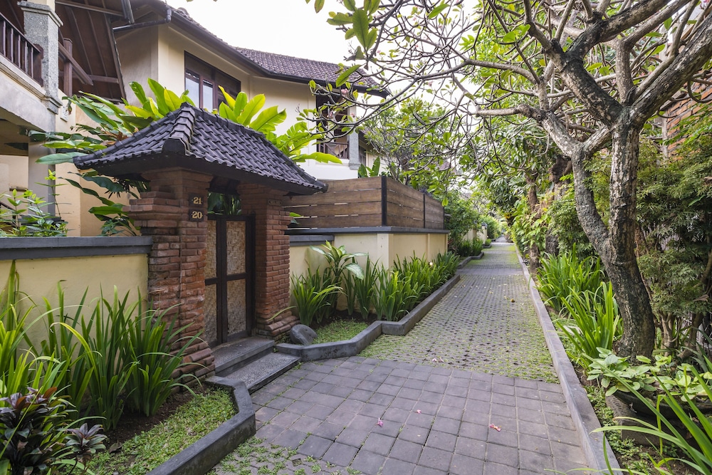Bali Ayu Hotel & Villas