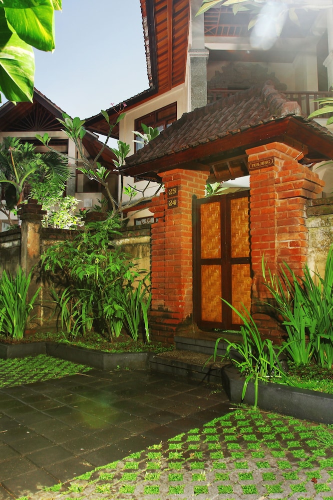 Bali Ayu Hotel & Villas