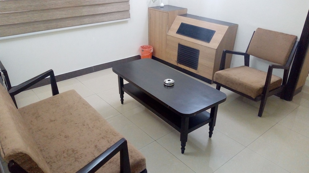 New Woodlands Hotel