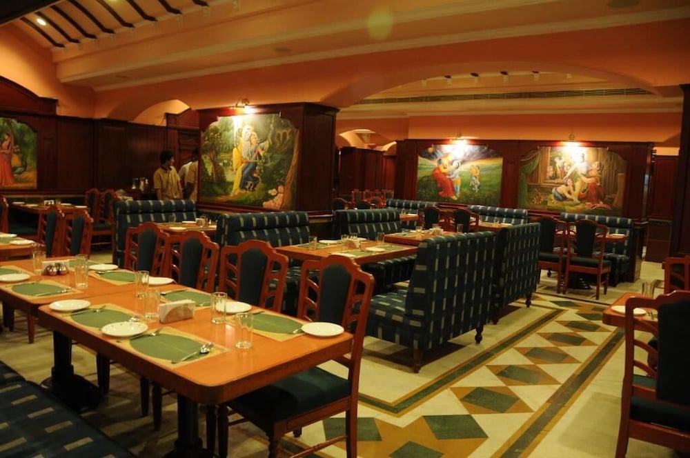 New Woodlands Hotel