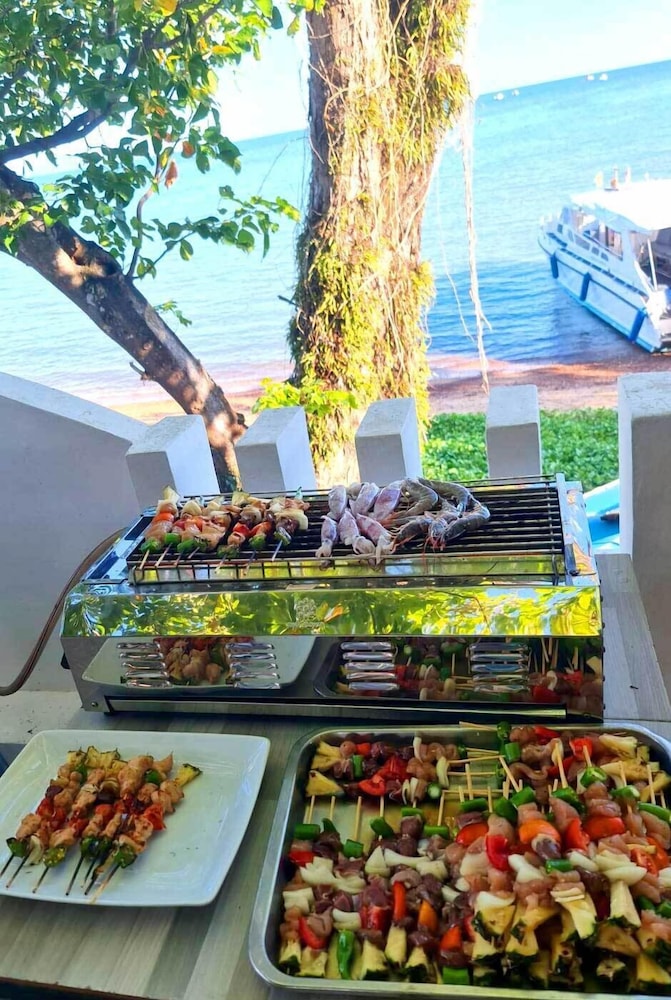 Anyavee Chom By The Sea
