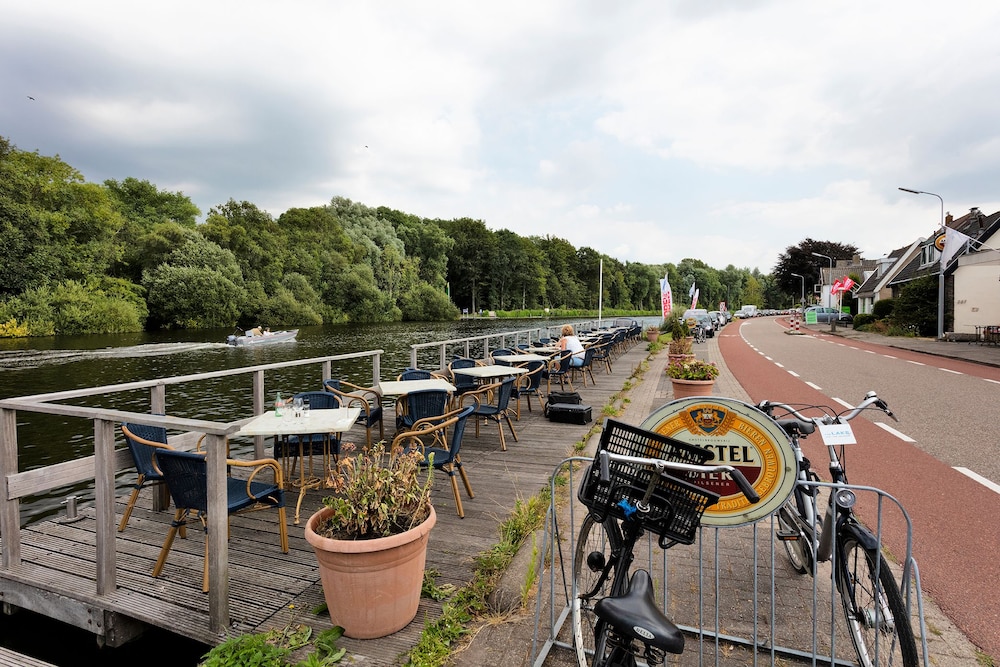 The Lake Hotel Amsterdam Airport