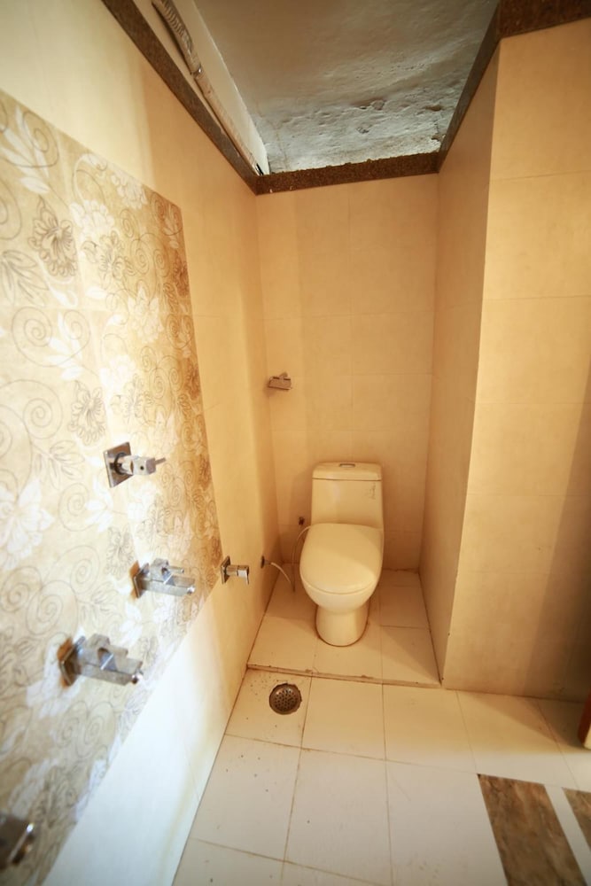 Shri Ganesh Hotel - A Pure Veg Family Hotel