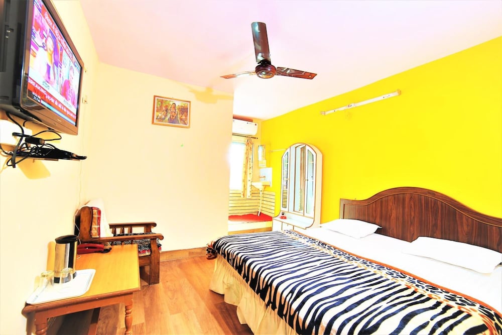 Shri Ganesh Hotel - A Pure Veg Family Hotel