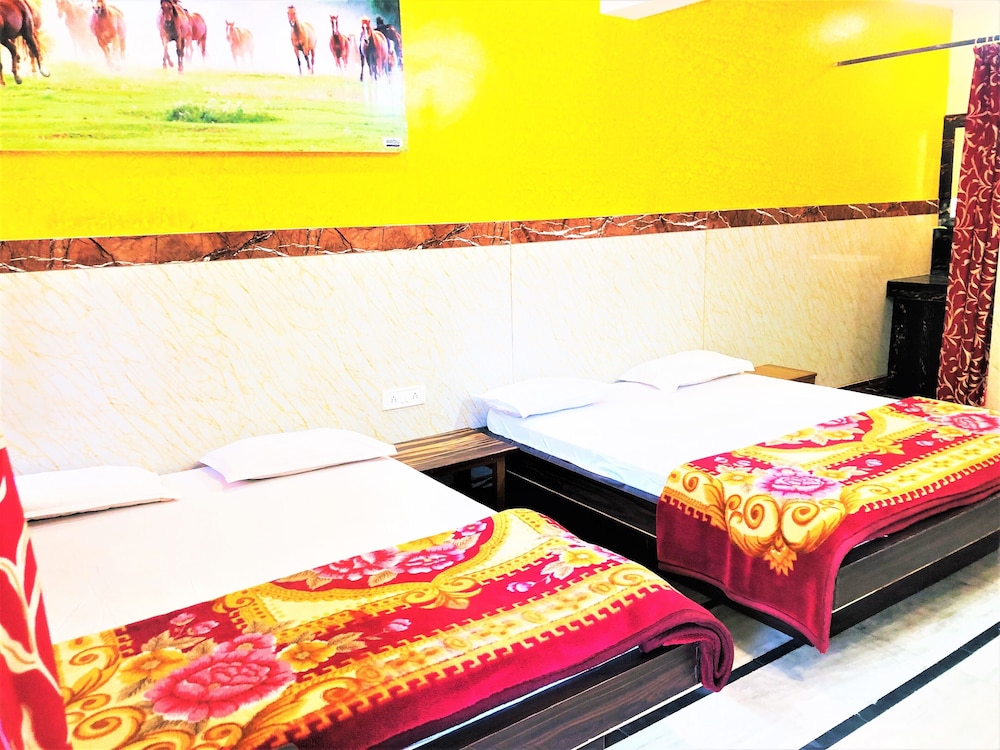 Shri Ganesh Hotel - A Pure Veg Family Hotel