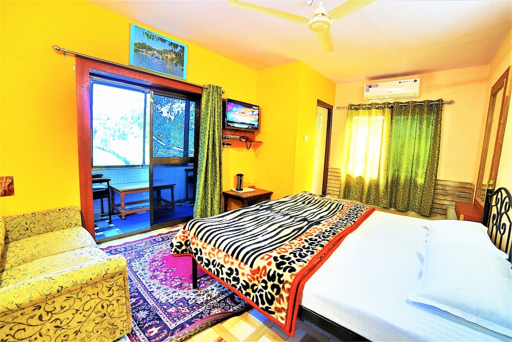 Shri Ganesh Hotel - A Pure Veg Family Hotel