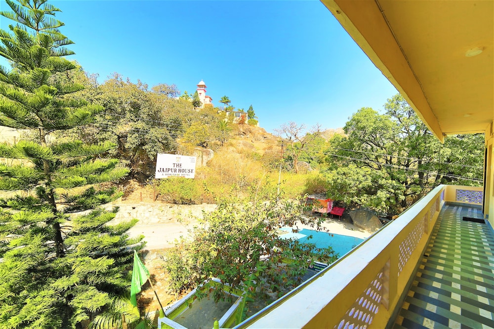 Shri Ganesh Hotel - A Pure Veg Family Hotel