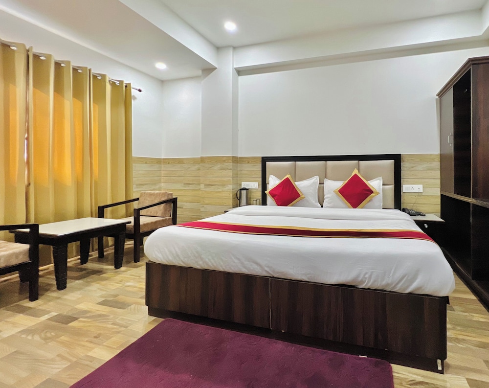 Hotel Vishnu Lok @ Dehradun Railway Station
