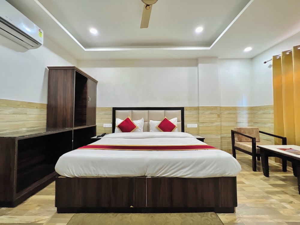 Hotel Vishnu Lok @ Dehradun Railway Station