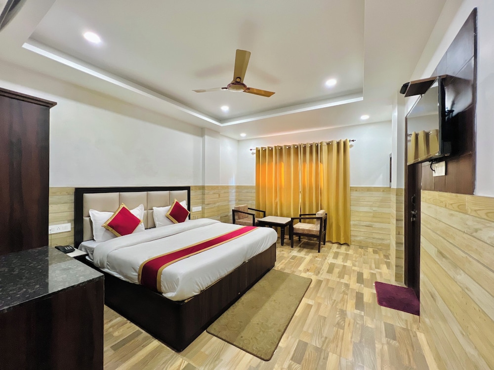 Hotel Vishnu Lok @ Dehradun Railway Station