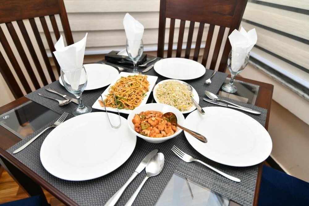 Reina Boutique Hotel Murree