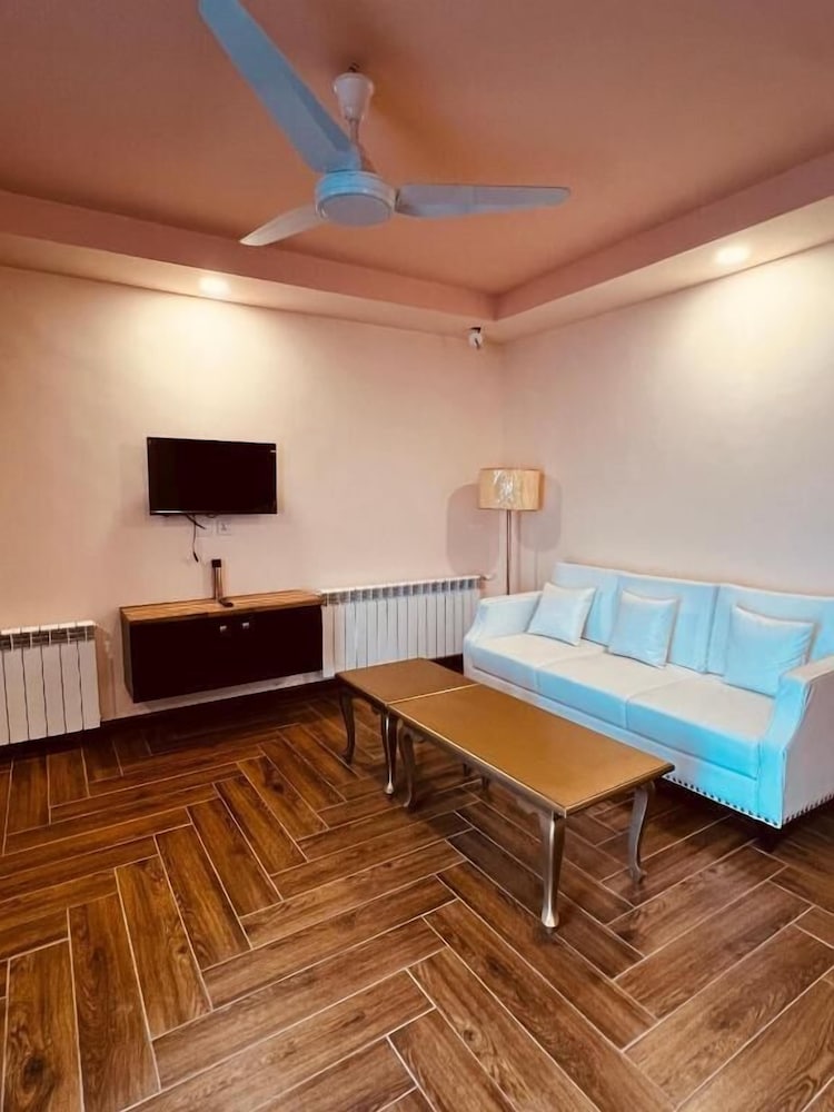 Reina Boutique Hotel Murree