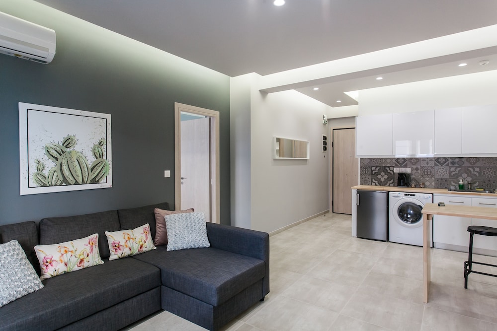 The Omnia Collection Pagrati