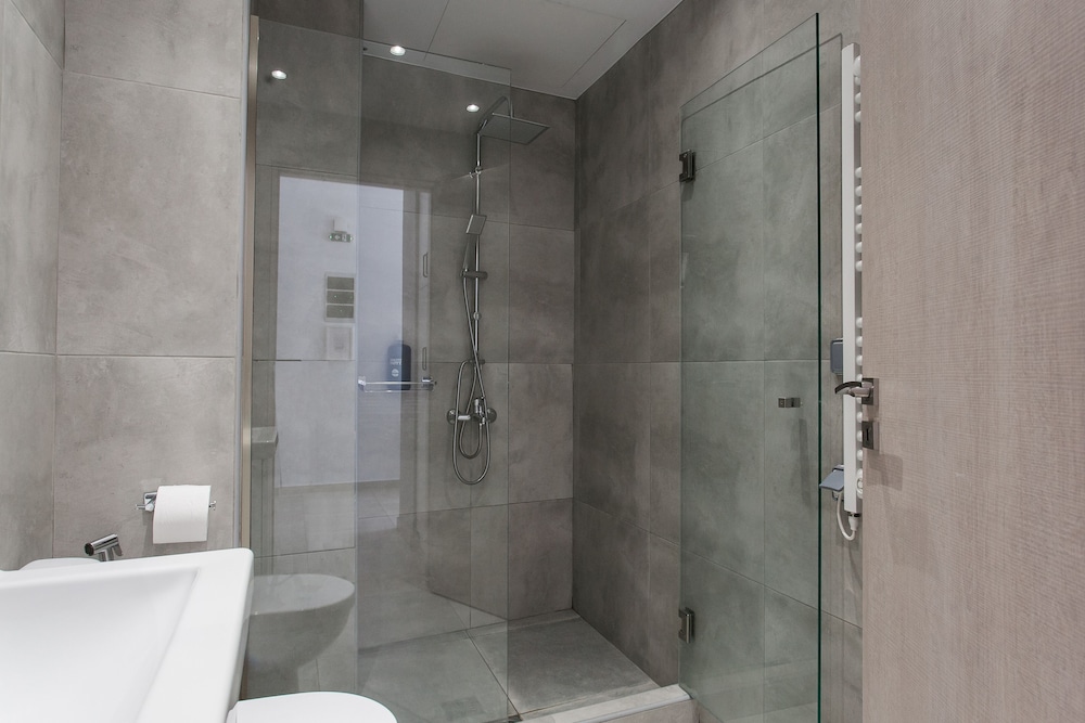 The Omnia Collection Pagrati