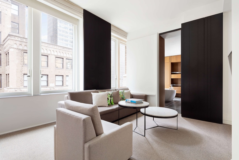 ANDAZ 5TH AVENUE, BY HYATT