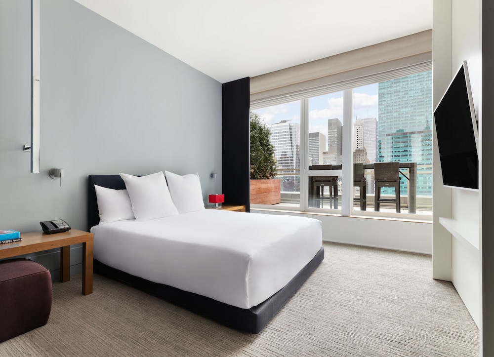 ANDAZ 5TH AVENUE, BY HYATT