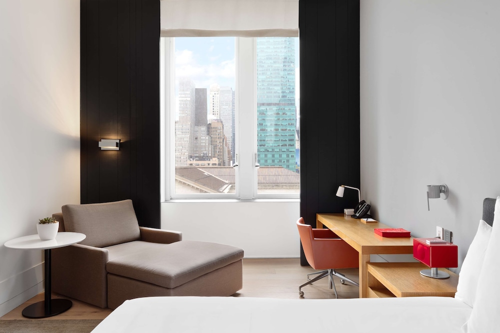 ANDAZ 5TH AVENUE, BY HYATT