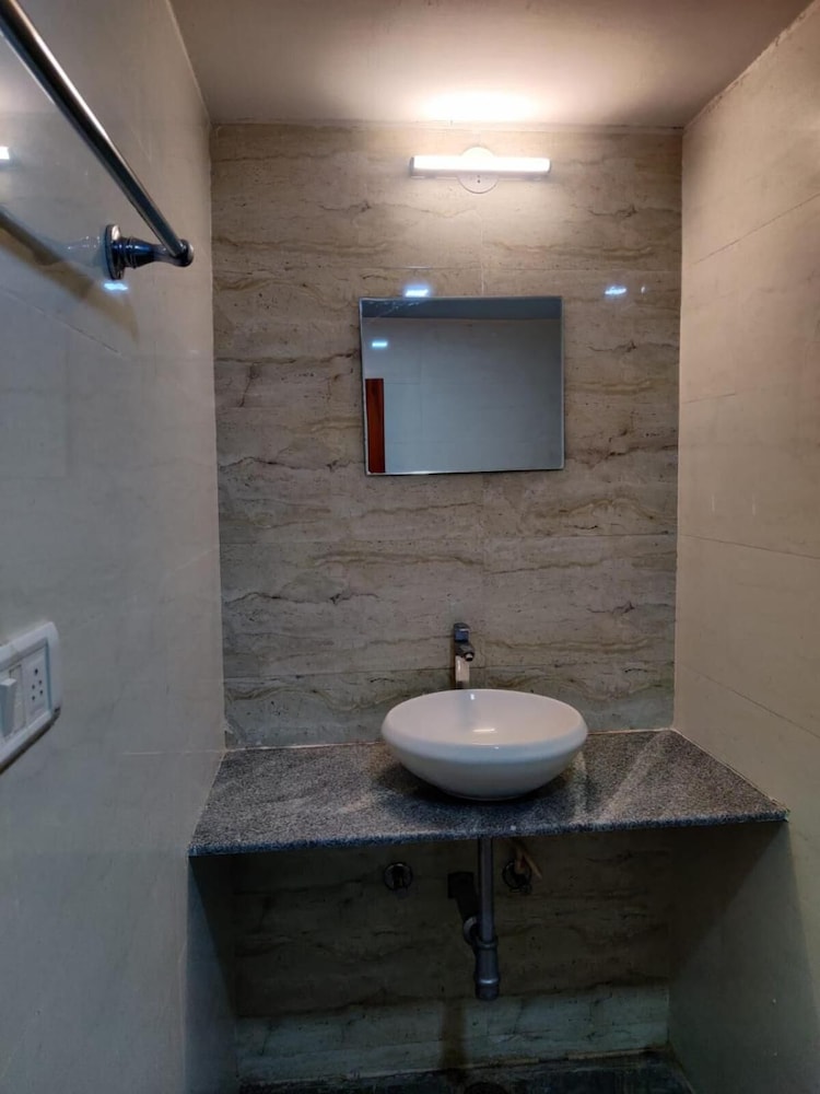 Hotel Chetan International