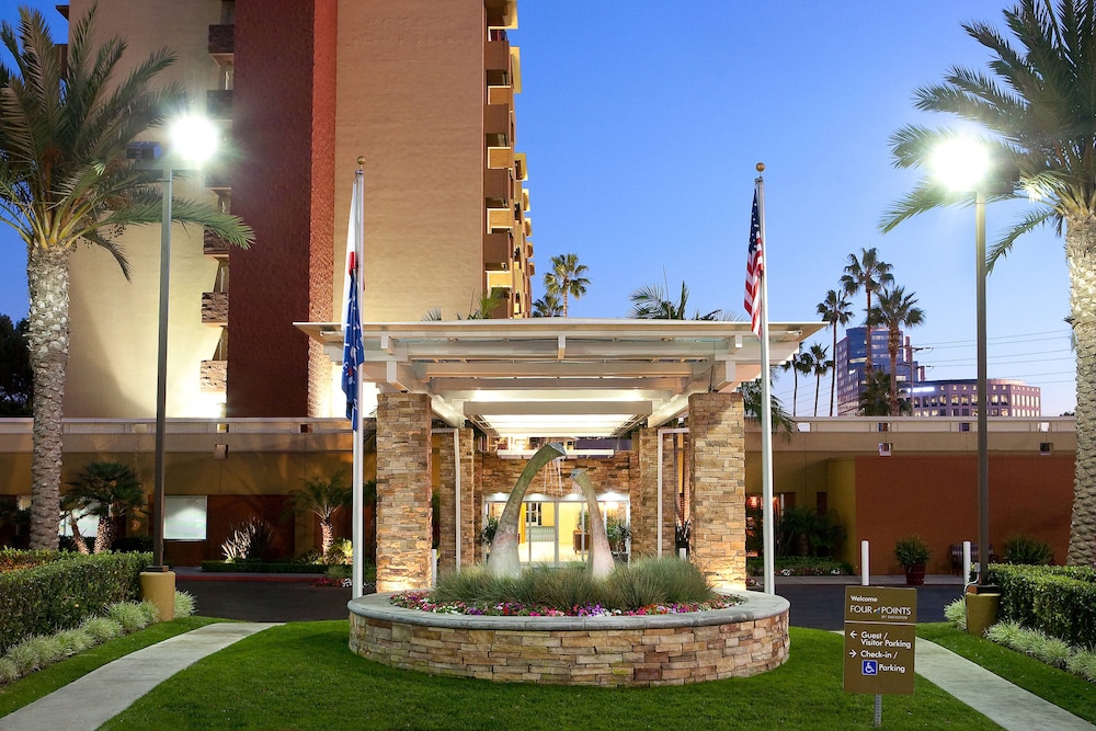 Four Points by Sheraton Los Angeles Westside