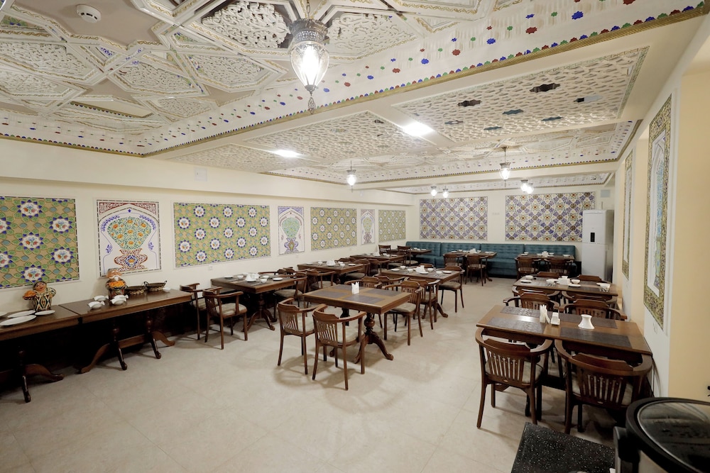 Hotel Iman