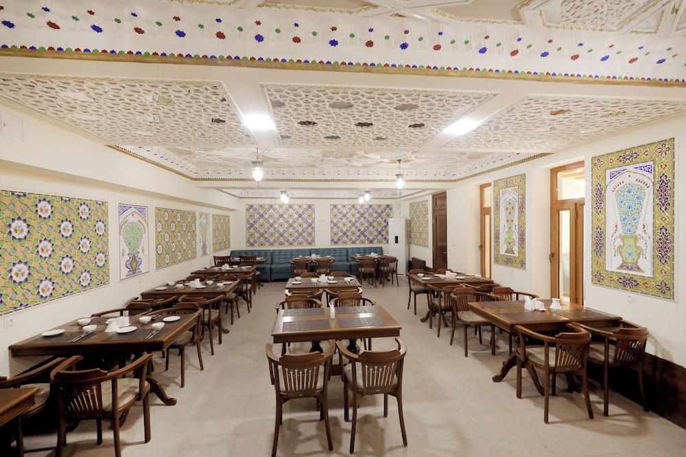Hotel Iman
