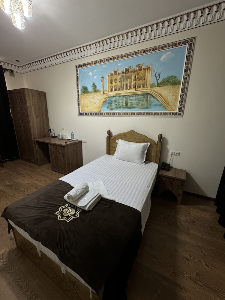 Hotel Iman