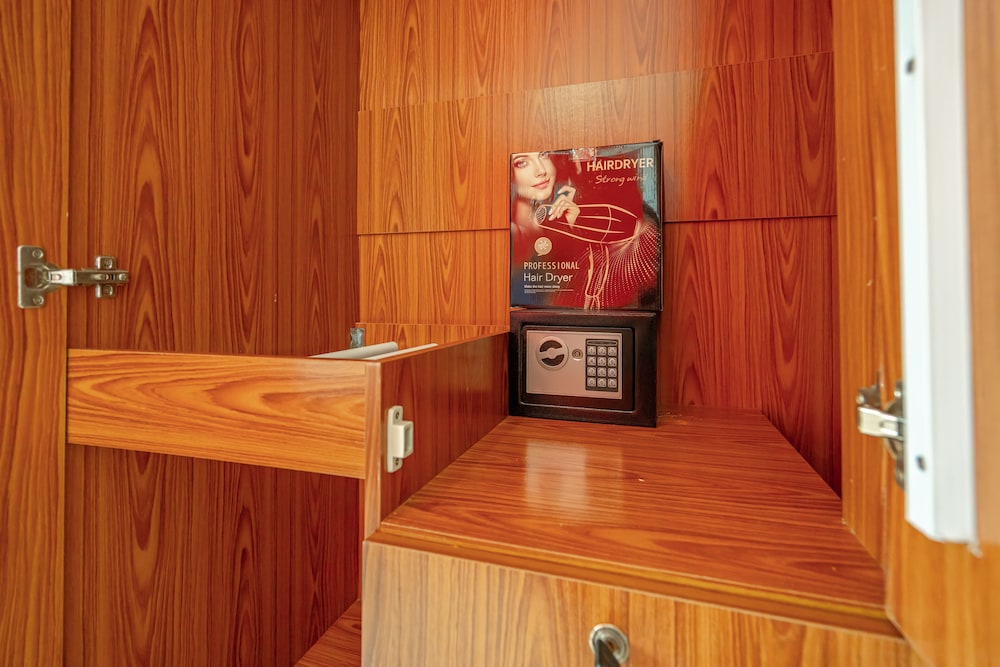 Nice to Meat you Rooms