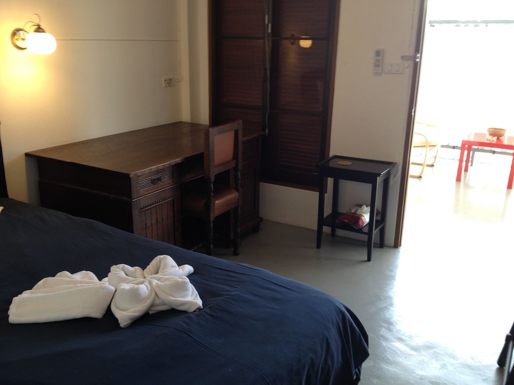 Barefeet Naturist Resort