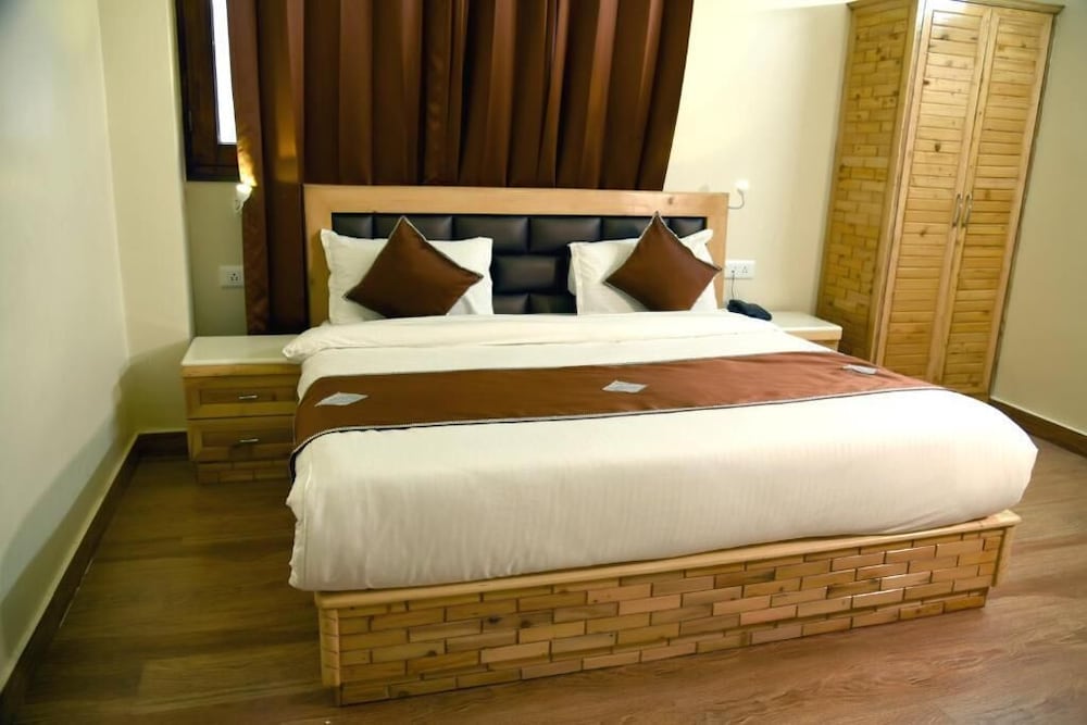 HOTEL UPHAR