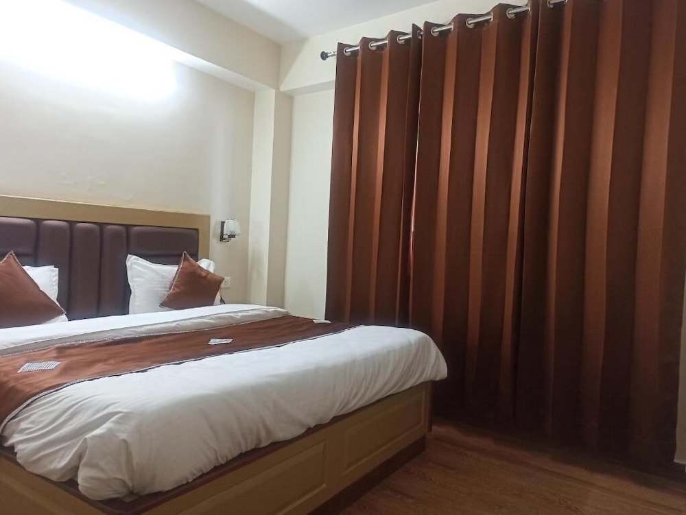 HOTEL UPHAR