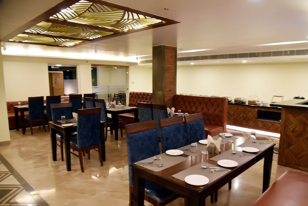 Clarks Inn Suites Katra