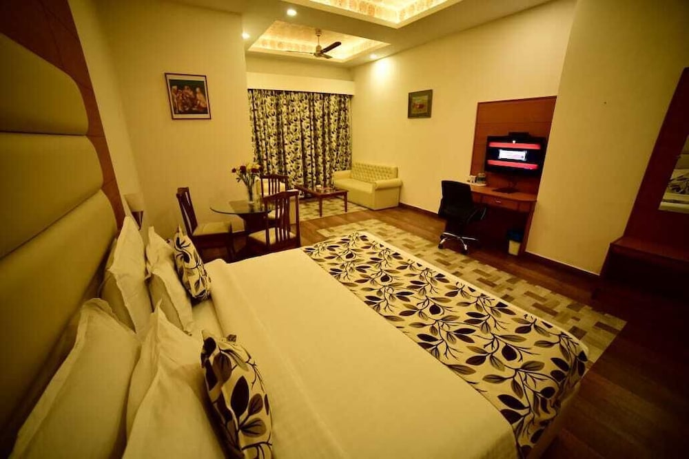 Hotel Grand Continental