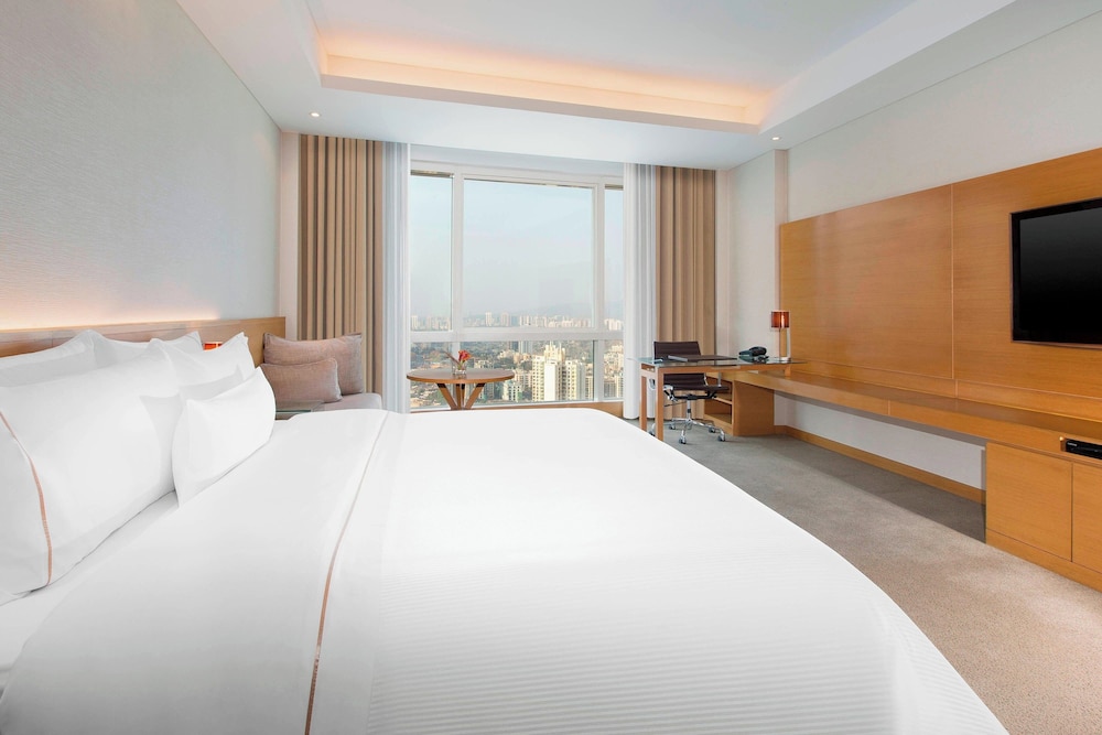The Westin Mumbai Garden City