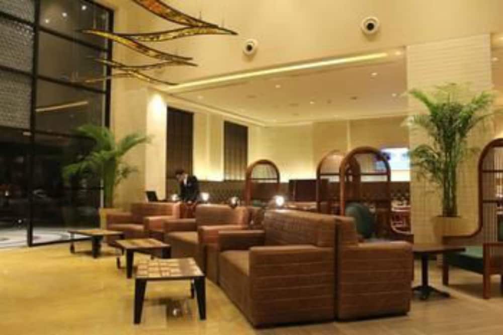 Lemon Tree Premier, City Center, Gurugram