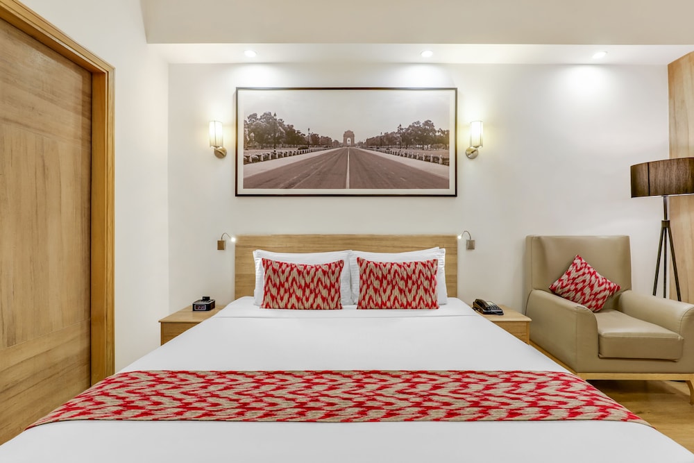 Lemon Tree Premier, City Center, Gurugram