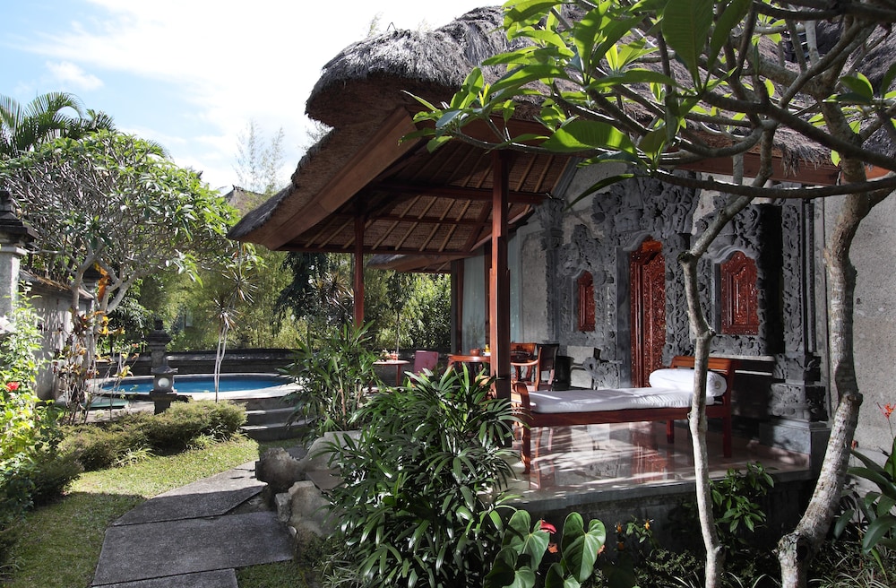 Santi Mandala Villa & Spa