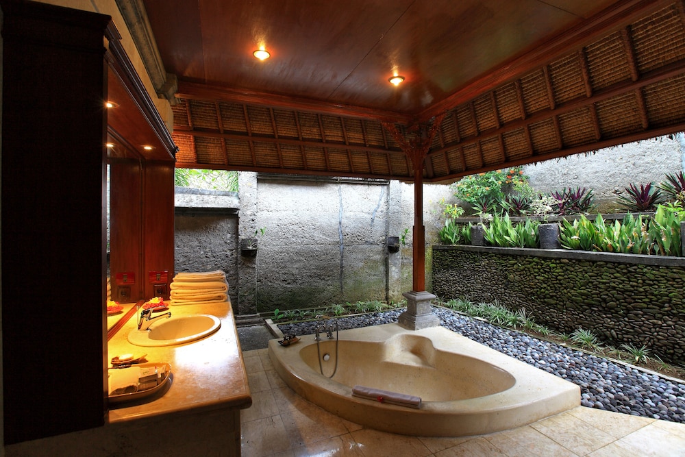 Santi Mandala Villa & Spa