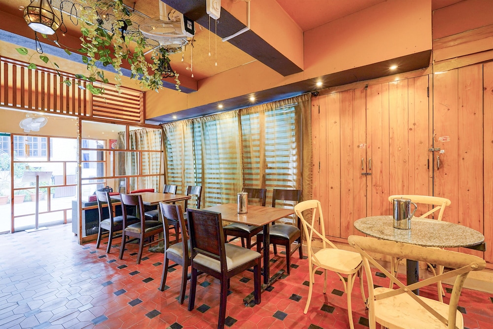 FabHotel Green Wood 5