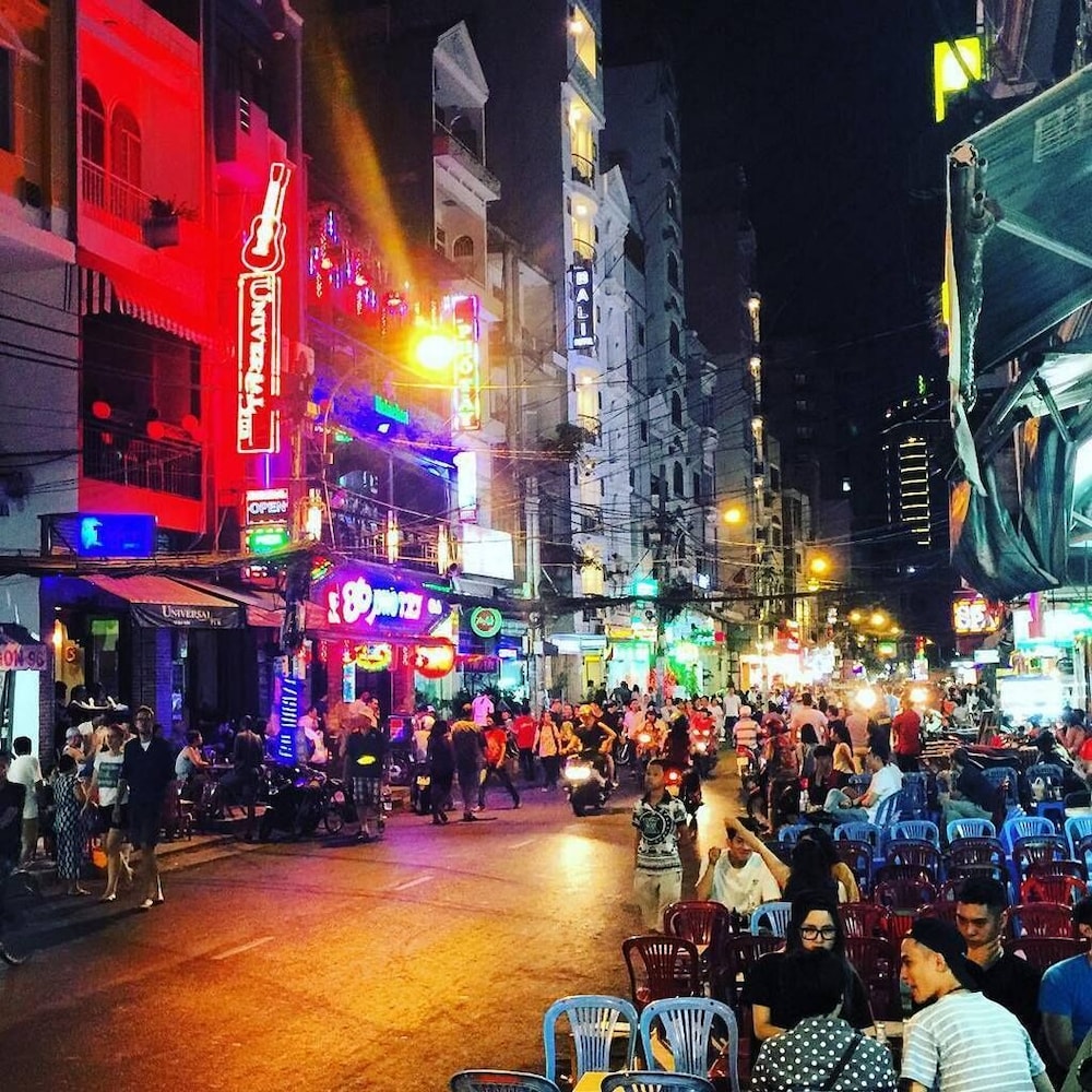 Van Ha Hotel