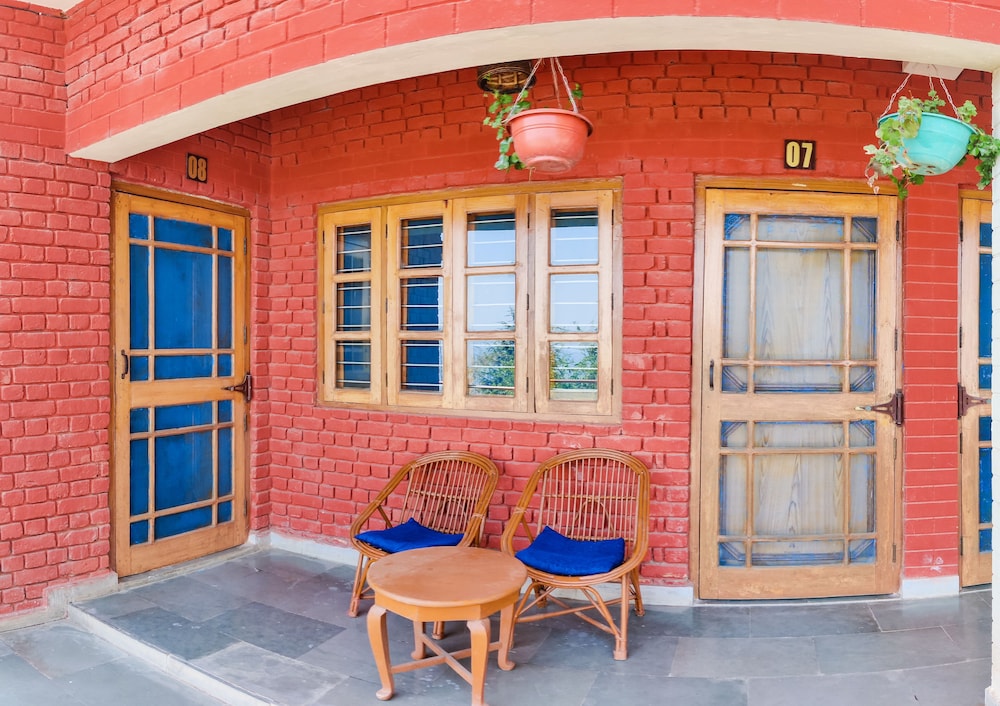 Tehri Retreat, Sursingdhar-(New Tehri and Kanatal), By Himalayan Eco Lodges