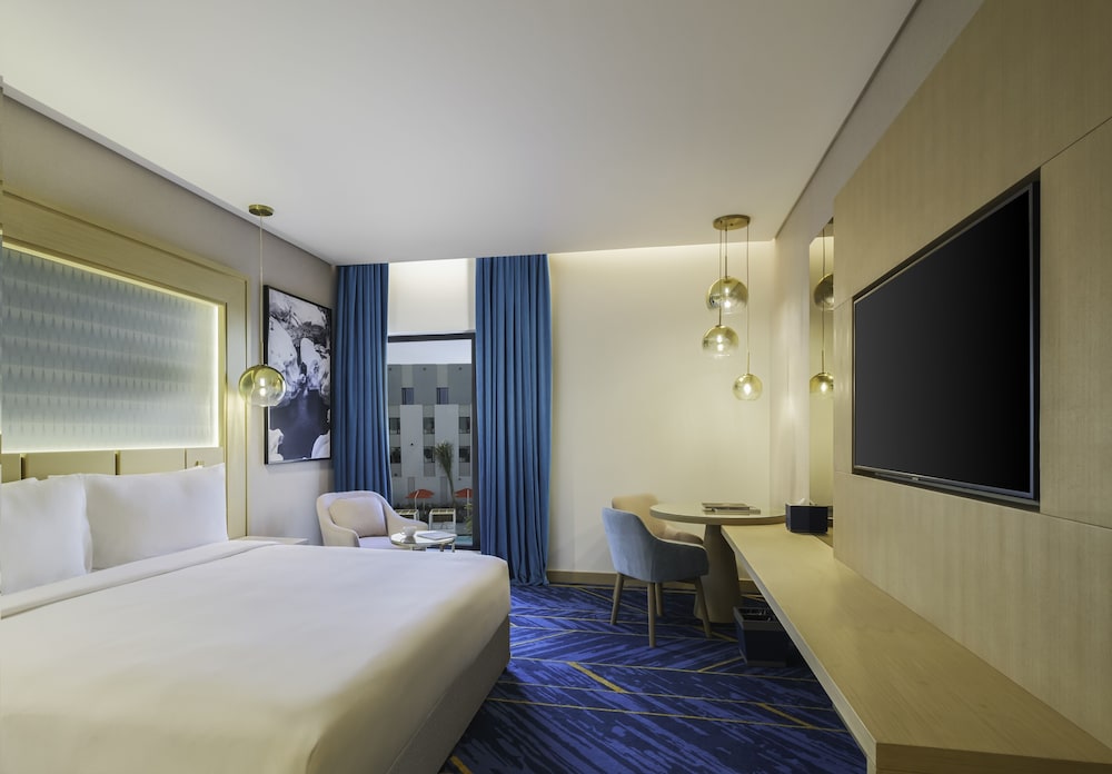 Maani Muscat Hotel and Suites