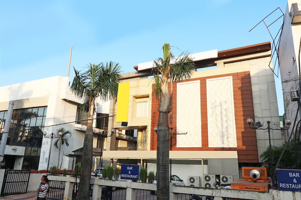 Townhouse Oak Silver City Chowk Formerly HW Residency