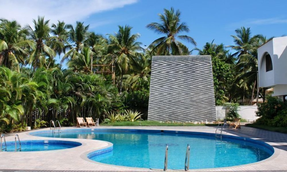 Paradise Isle Beach Resort