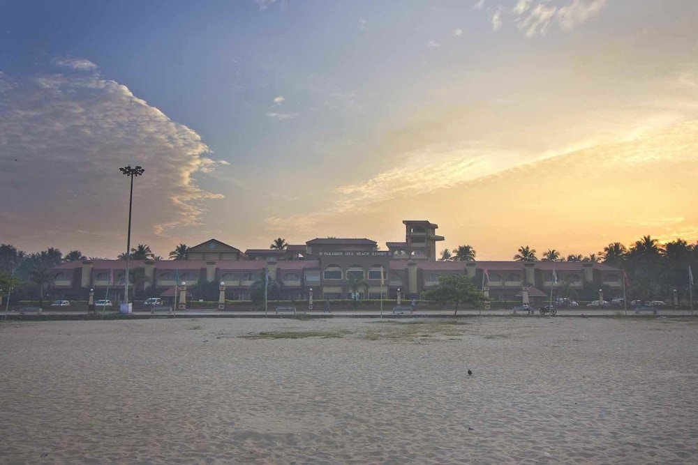 Paradise Isle Beach Resort