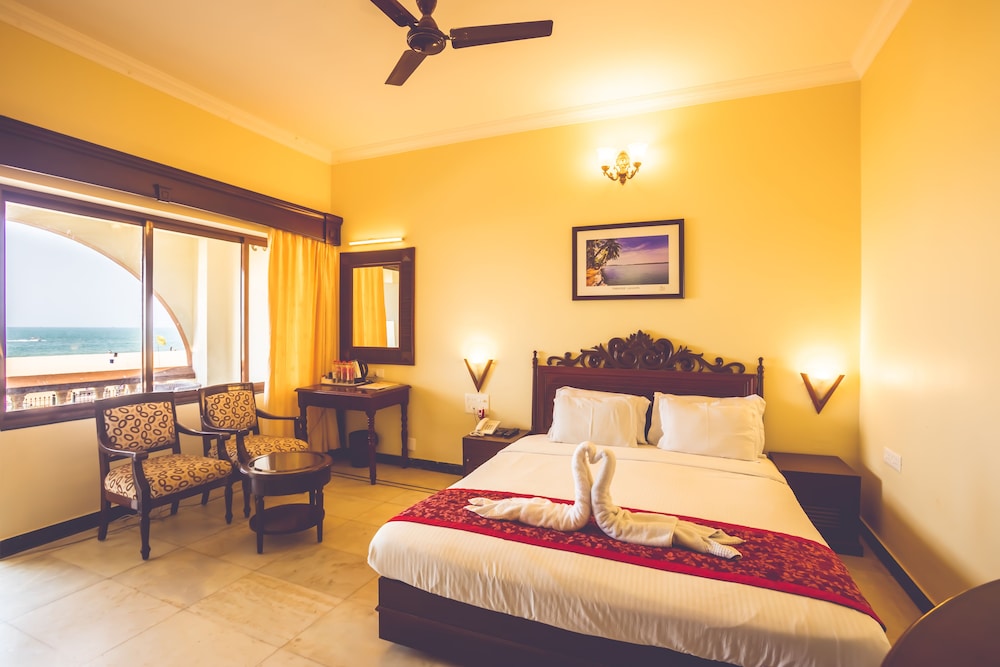 Paradise Isle Beach Resort