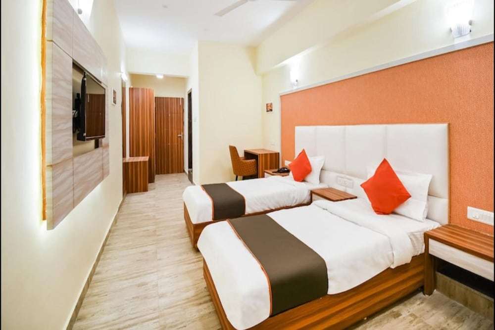 Hotel Golden  I